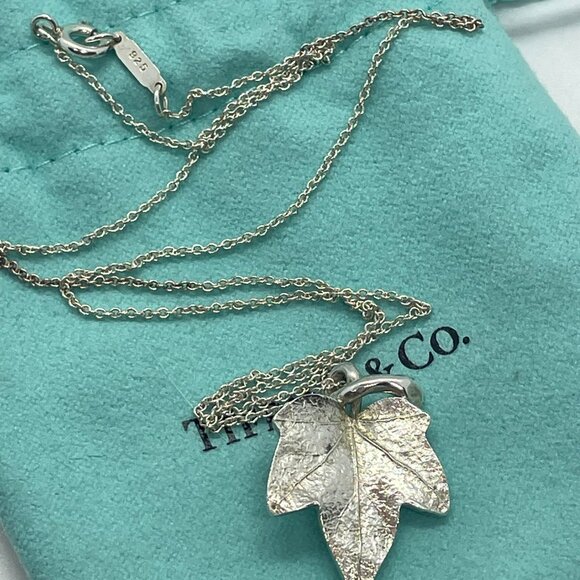 Tiffany & Co. Vintage Ivy Maple Leaf Pendant Necklace Silver 16" w/ Pouch - Picture 7 of 8